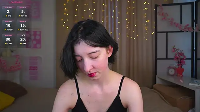 Snapshot of JuanaFriesz chatting on February 24, 2026, 9:18 am JuanaFriesz online show from February 24, 2026, 9:18 am