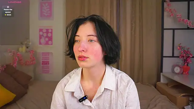 Snapshot of JuanaFriesz chatting on March 1, 2026, 9:11 am JuanaFriesz online show from March 1, 2026, 9:11 am