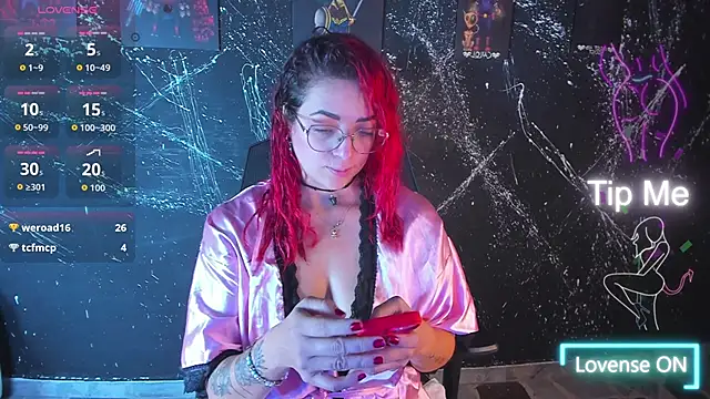 Snapshot of RoxanneStorm_ chatting on February 6, 2026, 12:30 pm RoxanneStorm online show from February 6, 2026, 12:30 pm