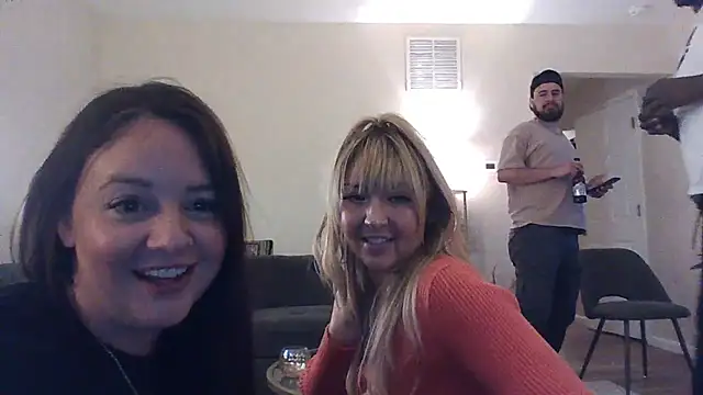 princessveexo online show from October 12, 2025, 8:02 am