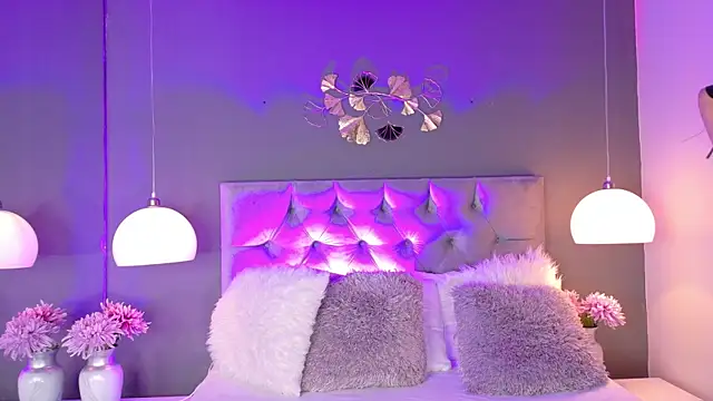 kendalFox  online show from April 2, 2026, 3:15 am