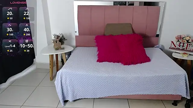 SammySmall F w online show from December 18, 2025, 9:32 pm