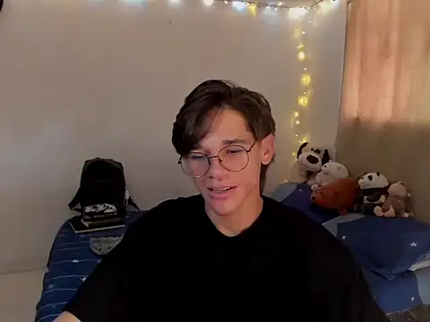 Tom Blues online show from October 30, 2025, 5:35 pm