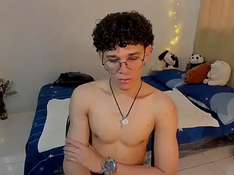 Tom Blues online show from November 4, 2025, 12:48 pm