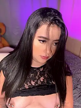 Emiily Moore1 online show from January 7, 2026, 11:51 pm