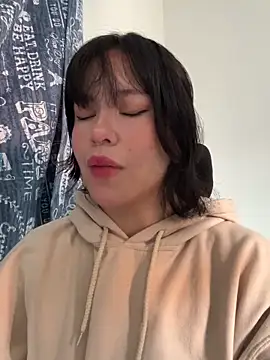 aliciia 23 online show from October 25, 2025, 7:41 pm