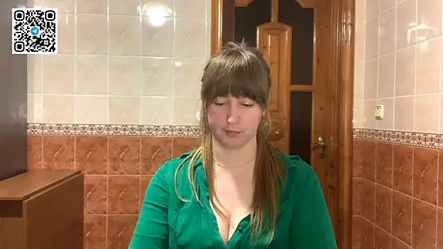 MaroonMoon  online show from November 19, 2025, 8:31 pm