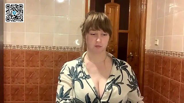 MaroonMoon  online show from December 17, 2025, 8:59 pm