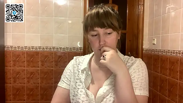 MaroonMoon  online show from January 6, 2026, 8:56 pm