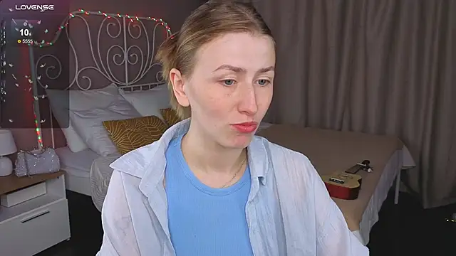 VesperaCeleste online show from October 4, 2025, 5:38 am