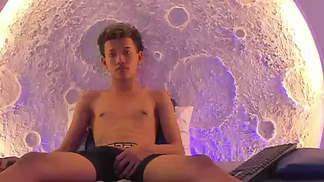  Noah19 online show from October 6, 2025, 8:06 pm