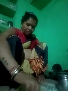 Manavi x online show from April 14, 2026, 2:23 pm