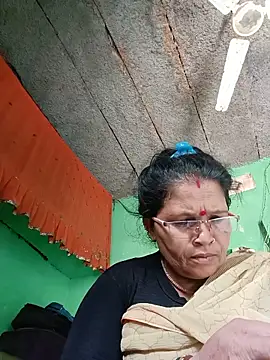 Manavi x online show from May 19, 2026, 8:09 am