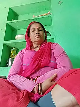 Manavi x online show from June 26, 2026, 4:06 am