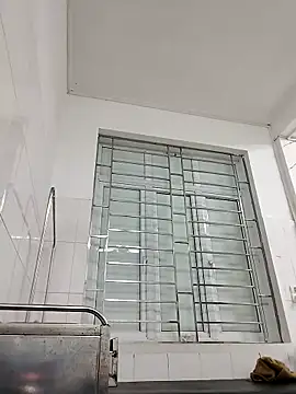 Lyly nuce online show from October 10, 2025, 2:05 pm