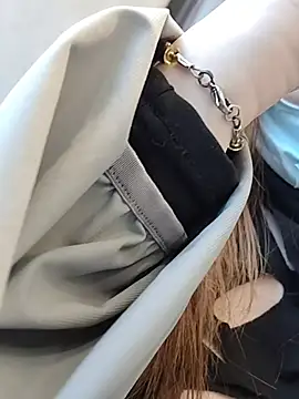 Lovelyanan online show from October 22, 2025, 6:46 am