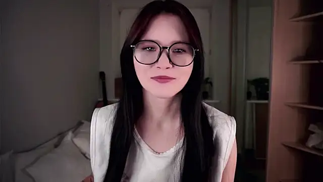 DelphaDivenere online show from September 12, 2025, 6:08 pm