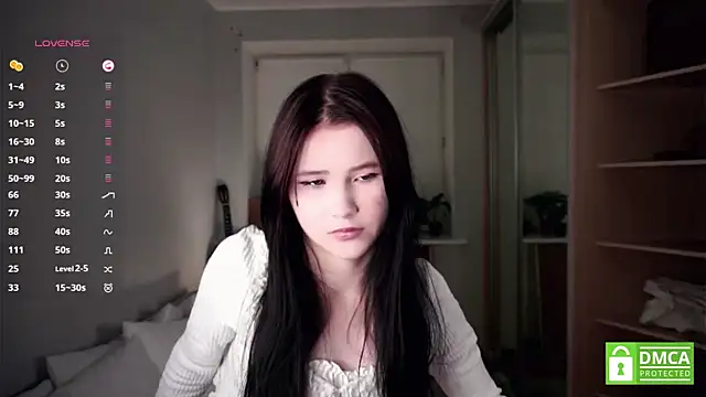 DelphaDivenere online show from September 14, 2025, 7:02 pm