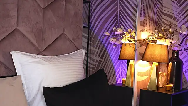 EvaRhea online show from December 2, 2025, 3:56 am