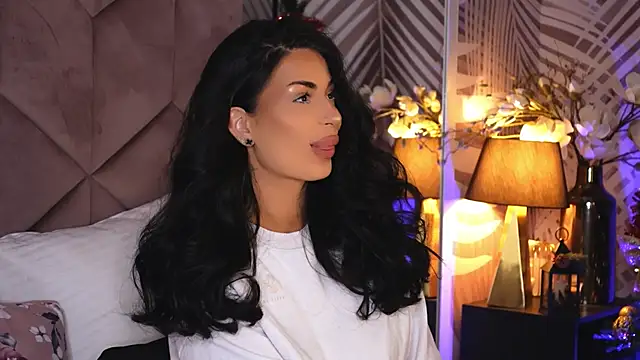 EvaRhea online show from December 16, 2025, 3:55 am