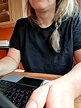 Horny mummy online show from February 25, 2026, 8:13 am