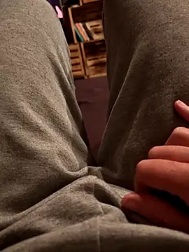 Horny mummy online show from April 18, 2026, 7:18 pm