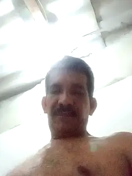 Snapshot of Srsexy18cm chatting on October 18, 2025, 1:01 pm Srsexy18cm online show from October 18, 2025, 1:01 pm