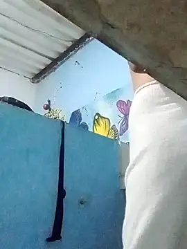 Snapshot of Srsexy18cm chatting on November 11, 2025, 10:37 am Srsexy18cm online show from November 11, 2025, 10:37 am