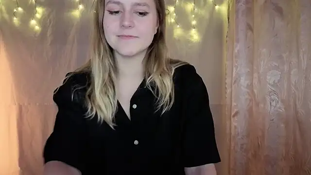 Snapshot of ShyMistery chatting on November 6, 2025, 9:05 pm ShyMistery online show from November 6, 2025, 9:05 pm