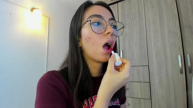 horny adiction online show from March 3, 2026, 9:42 pm