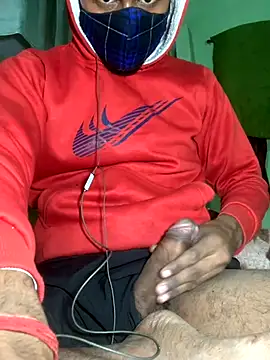 Snapshot of uniquesexyboy5689 chatting on November 18, 2025, 4:11 pm uniquesexyboy5689 online show from November 18, 2025, 4:11 pm