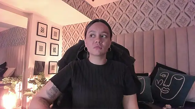 Sky Junne online show from March 19, 2026, 5:06 pm