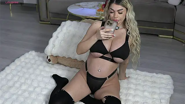 Ellyxxxelly online show from October 13, 2025, 4:51 pm