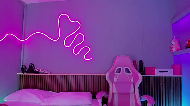 SammyRose  online show from April 11, 2026, 8:57 pm