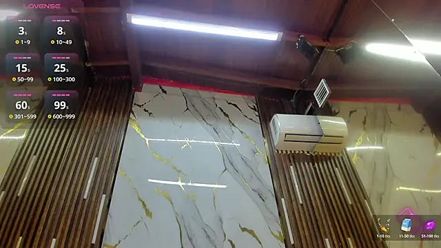 VictoriaDuart online show from April 12, 2026, 8:36 pm