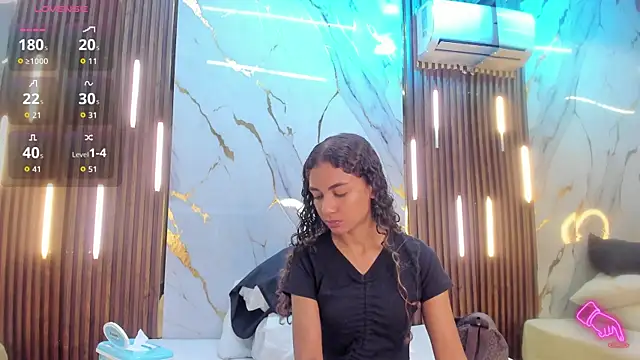 VictoriaDuart online show from April 16, 2026, 9:39 pm