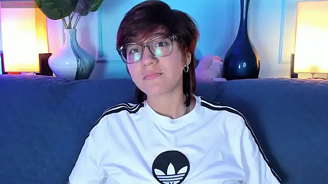 Tsuki Maru online show from March 31, 2026, 8:09 pm