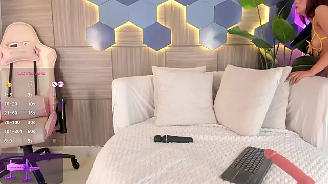 Snapshot of MilaGrace1 chatting on May 2, 2026, 11:37 am MilaGrace1 online show from May 2, 2026, 11:37 am