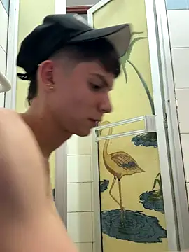 Snapshot of Luck__090 chatting on October 4, 2025, 1:36 am Luck 090 online show from October 4, 2025, 1:36 am