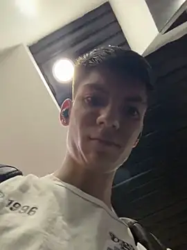 Snapshot of Luck__090 chatting on October 6, 2025, 1:14 am Luck 090 online show from October 6, 2025, 1:14 am