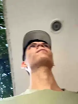 Snapshot of Luck__090 chatting on October 8, 2025, 9:23 pm Luck 090 online show from October 8, 2025, 9:23 pm