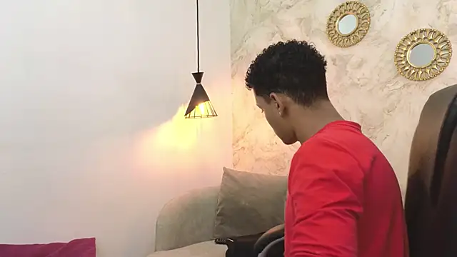 Snapshot of Valentino_Thompson chatting on September 12, 2025, 7:25 pm Valentino Thompson online show from September 12, 2025, 7:25 pm