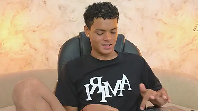 Snapshot of Valentino_Thompson chatting on September 26, 2025, 7:51 pm Valentino Thompson online show from September 26, 2025, 7:51 pm