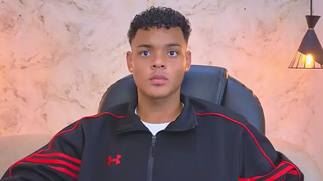 Snapshot of Valentino_Thompson chatting on October 23, 2025, 8:18 pm Valentino Thompson online show from October 23, 2025, 8:18 pm