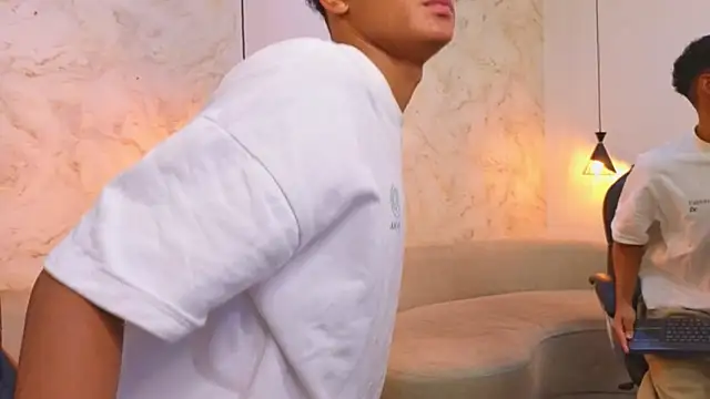 Snapshot of Valentino_Thompson chatting on November 5, 2025, 7:47 pm Valentino Thompson online show from November 5, 2025, 7:47 pm