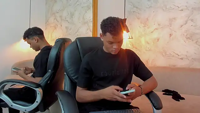 Snapshot of Valentino_Thompson chatting on November 13, 2025, 8:19 pm Valentino Thompson online show from November 13, 2025, 8:19 pm