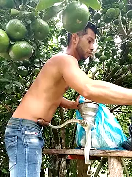 Snapshot of AlphaAlterX chatting on October 4, 2025, 9:46 pm AlphaAlterX online show from October 4, 2025, 9:46 pm