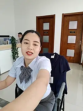 bingxin- online show from December 3, 2025, 6:43 am