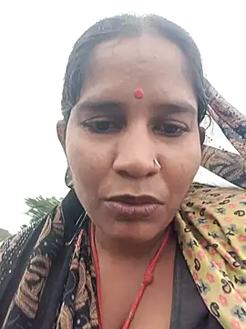 Snapshot of Hot_Seema83 chatting on October 28, 2025, 10:08 am Hot Seema83 online show from October 28, 2025, 10:08 am