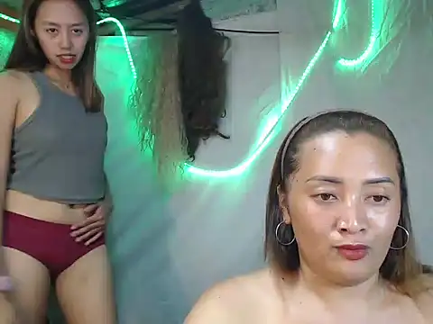 Snapshot of pinkysexypinay chatting on September 20, 2025, 12:28 pm pinkysexypinay online show from September 20, 2025, 12:28 pm